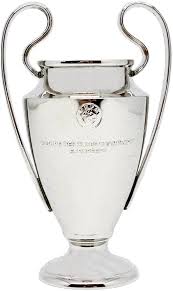 Trofeo Réplica de la Champions League: La Pasión del Fútbol en Casa