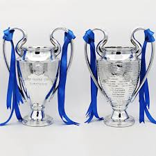 Trofeos Champion: La Decoración Perfecta para Fanáticos